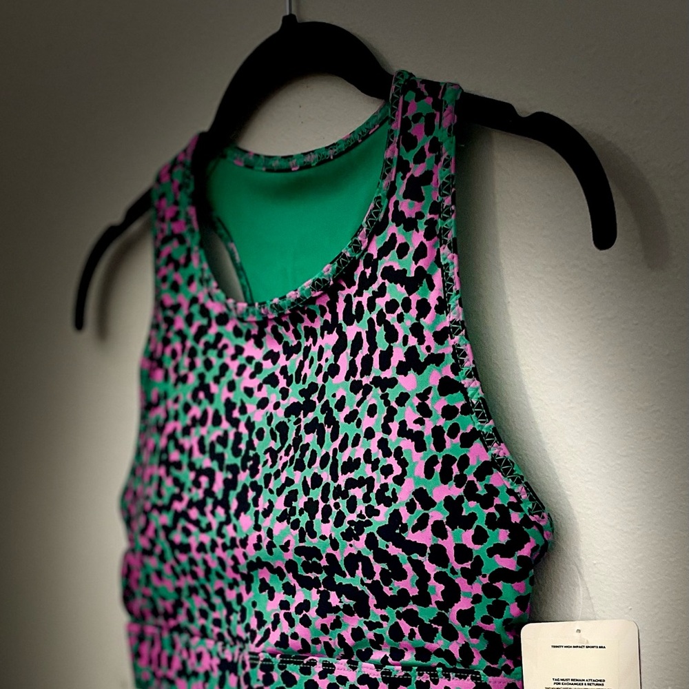 NWT***Fabletics Trinity High Impact Sports Bra, Small, Pink/Green Leopard Print
